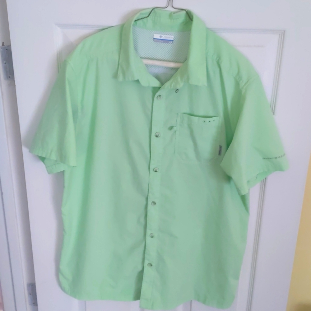 Men's Columbia Sportswear Company Large Green Casual Button Up Shirt